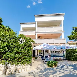 Ruza-rajska Apartmán Lopar
